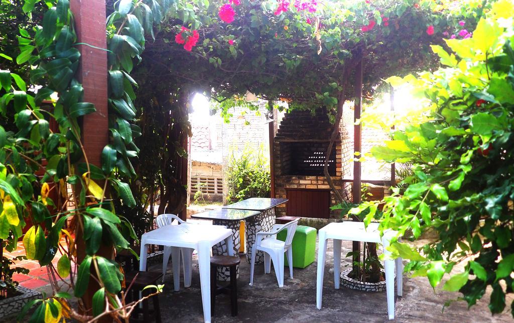 Media Veronica Hostel Suites Pipa Arez Habitación foto
